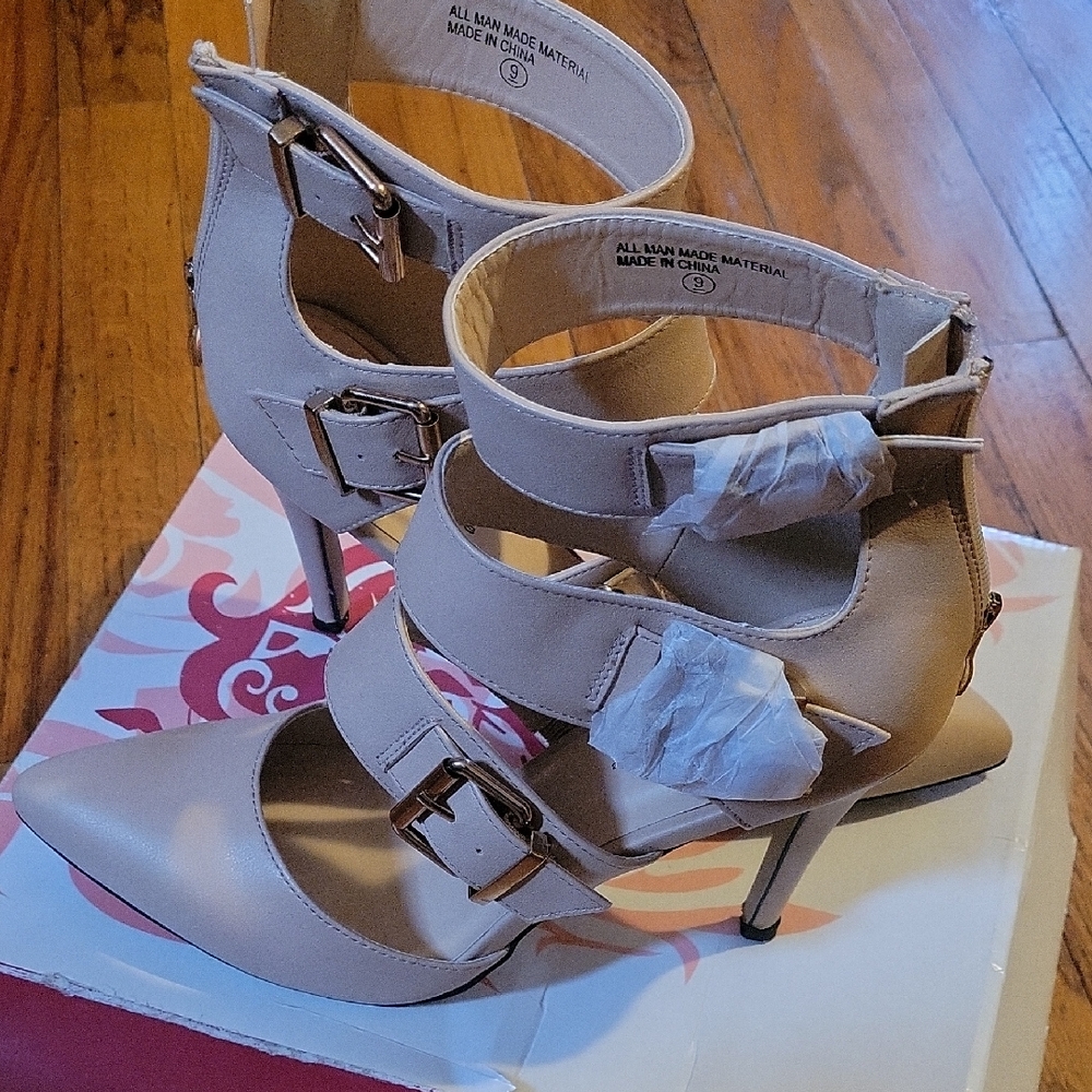 Stylish Tan Women's Heels